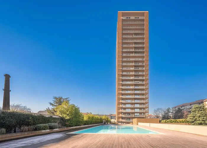 Giaxtower Gym Spa & Pool Oasis